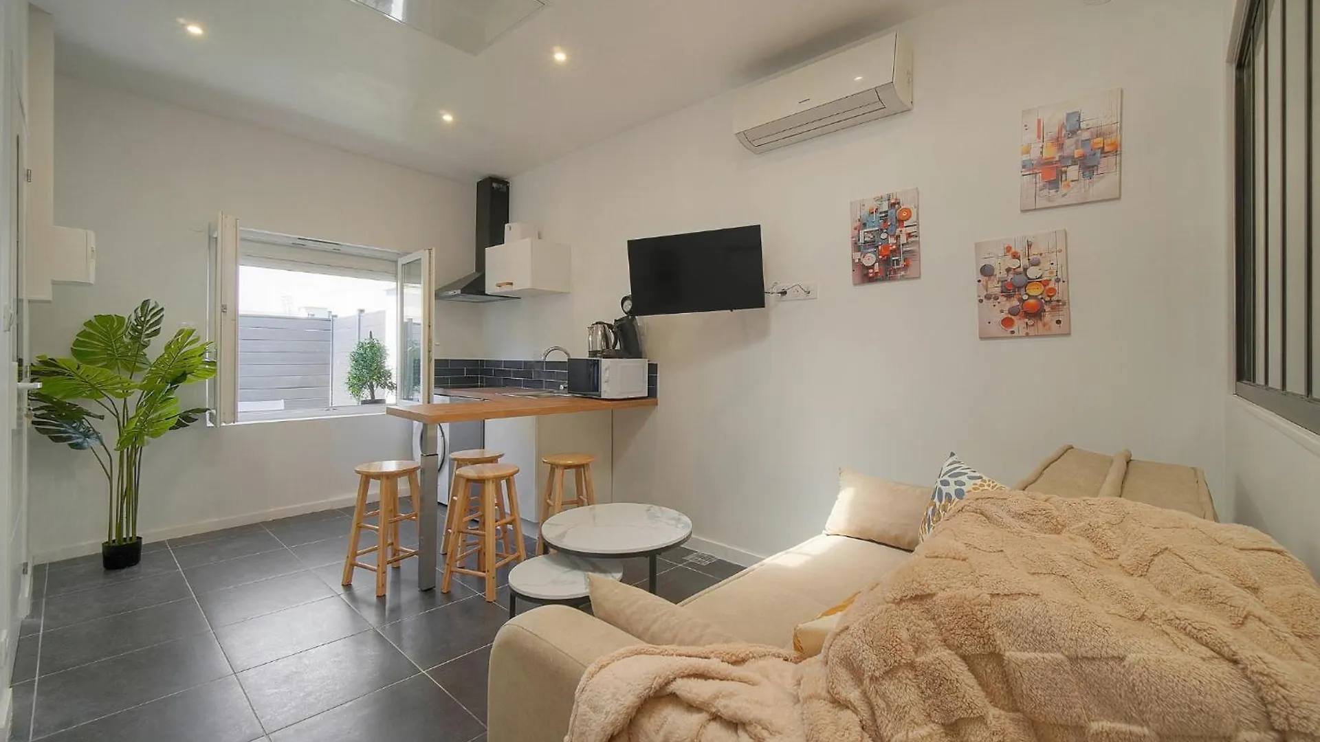 Vca House -5 Appartements - 15Min Mer- Wifi-Clim Cannes
