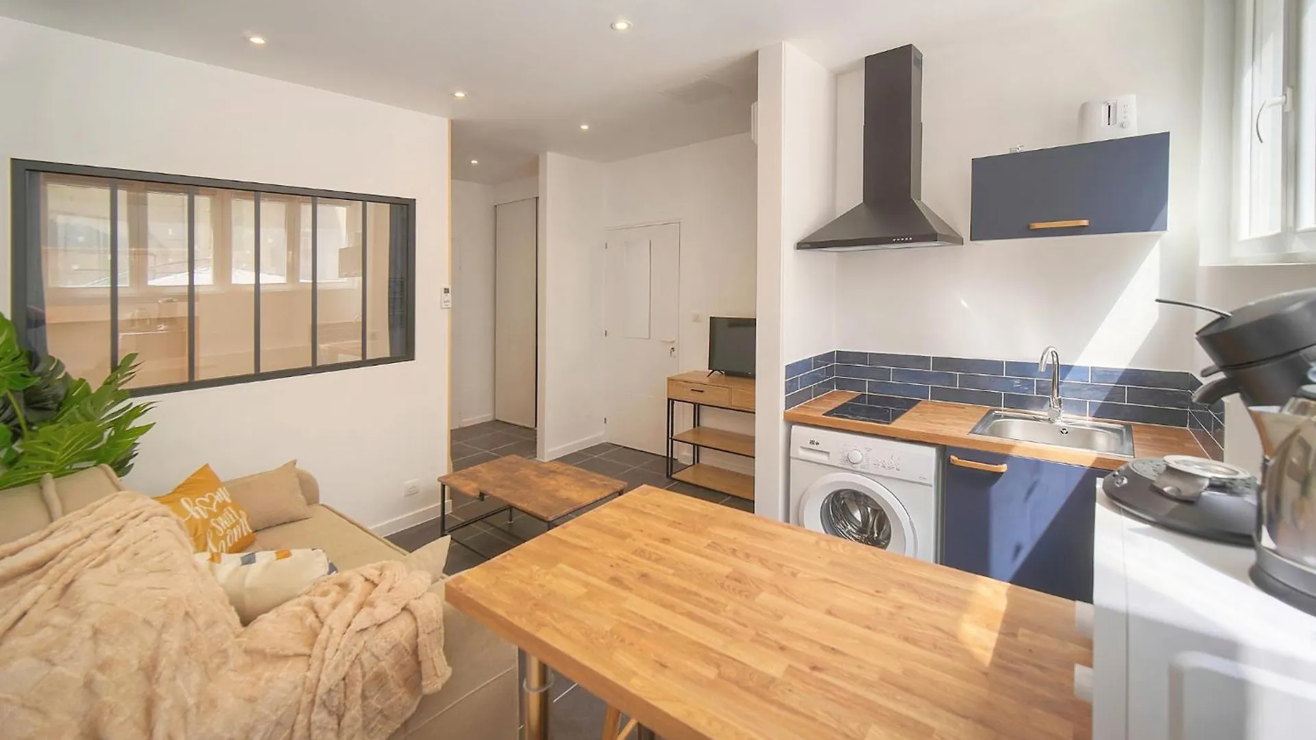 Vca House -5 Appartements - 15Min Mer- Wifi-Clim Κάννες