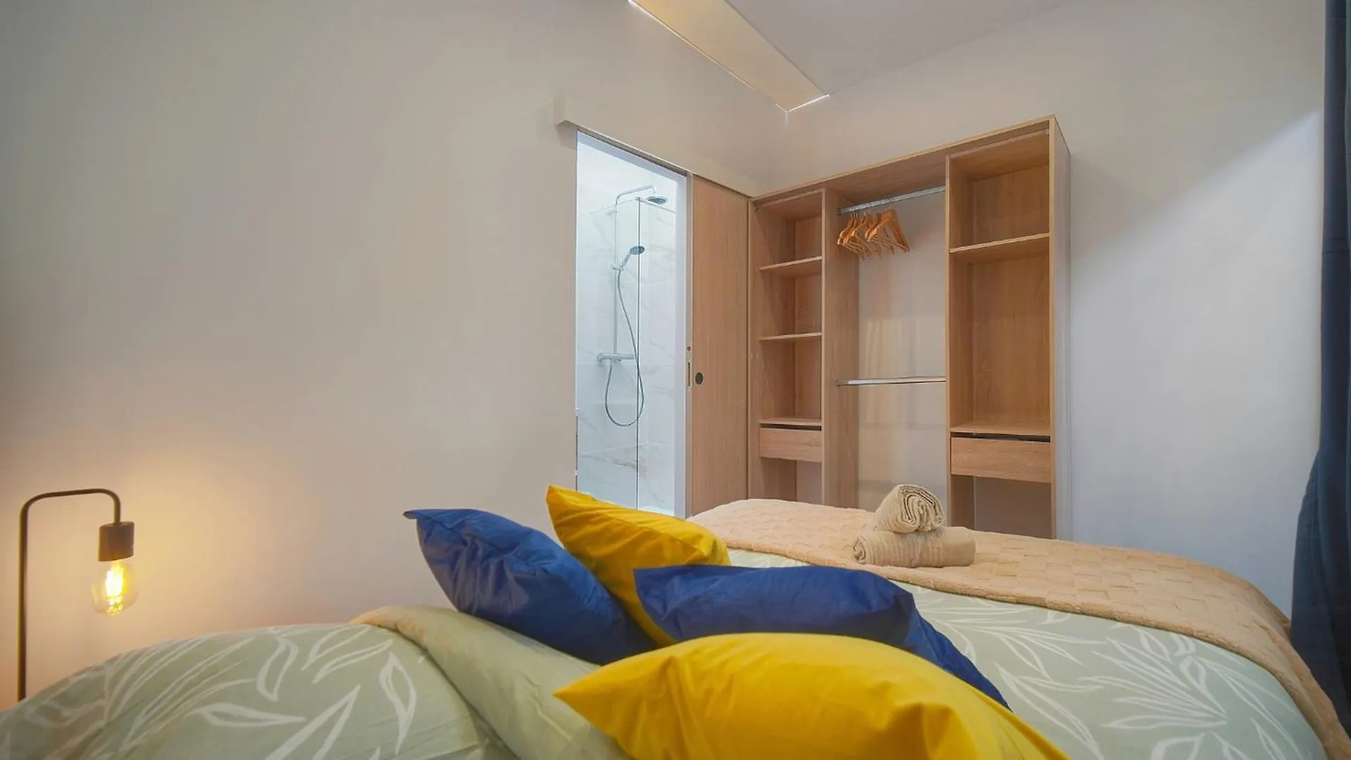 Vca House -5 Appartements - 15Min Mer- Wifi-Clim Κάννες 0*,  Γαλλία